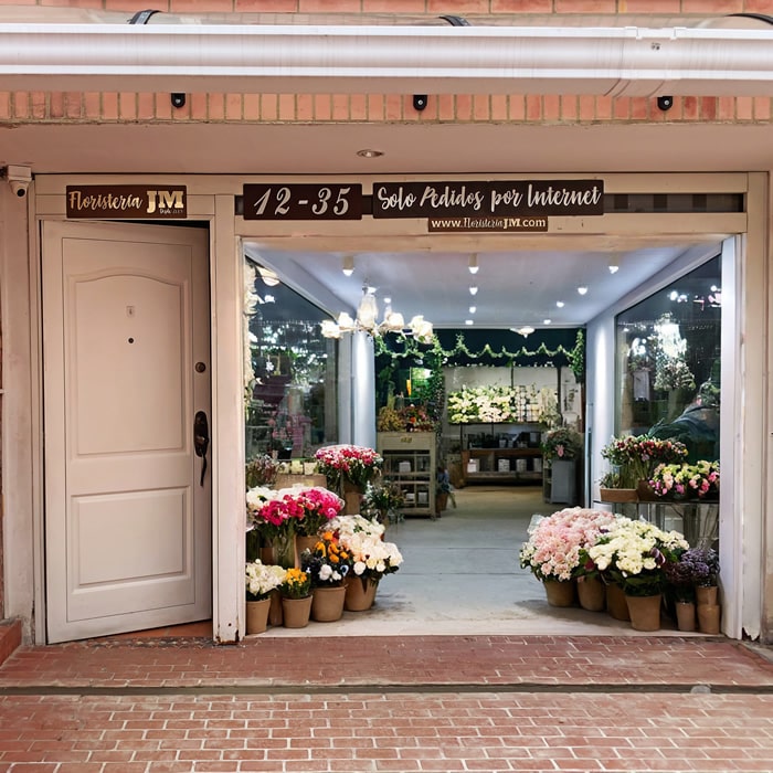 Frente de la Floristería JM en  Bogota Colombia